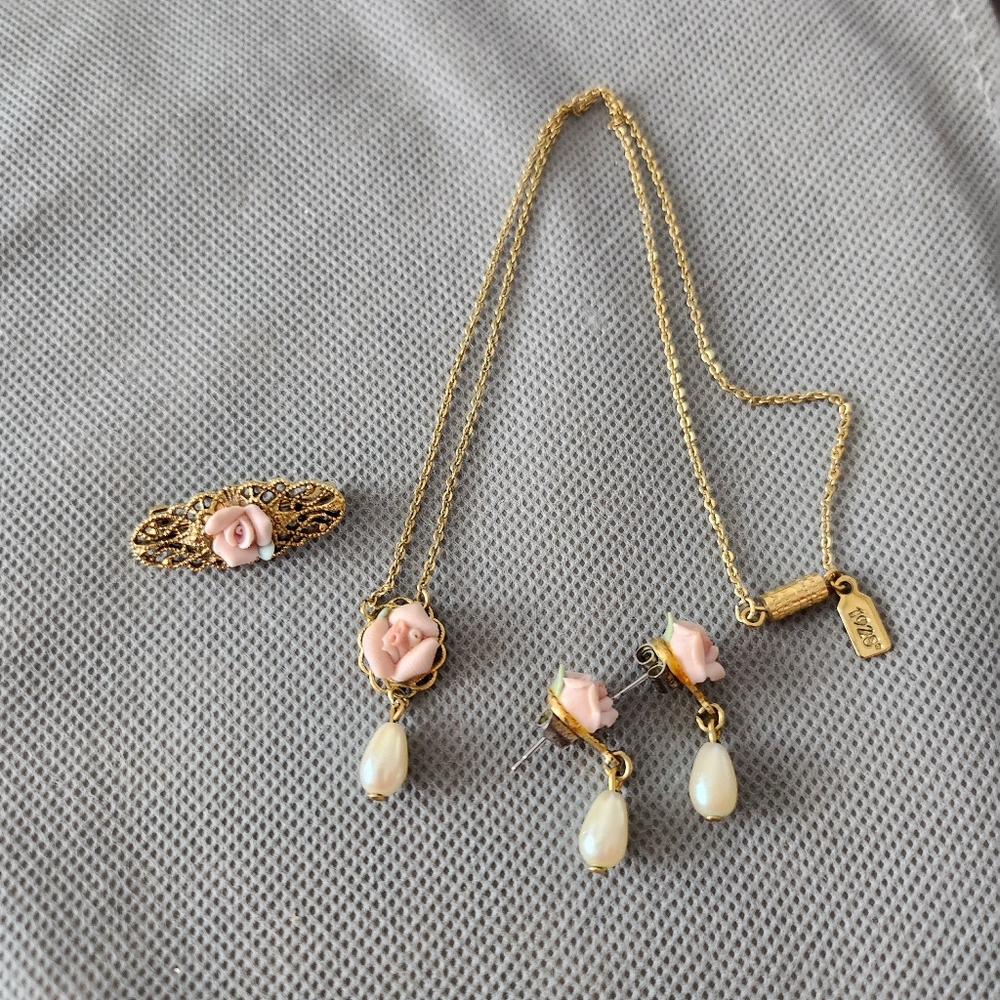 1928 Brand 90s Gold & Porcelain Pink Rose Necklace, brooch & Earring Set - Picture 7 of 7